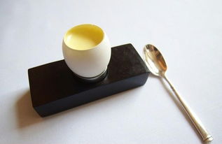 清涼一夏，創意無限 蛋殼冷飲杯及專用開蛋器的母嬰安全指南